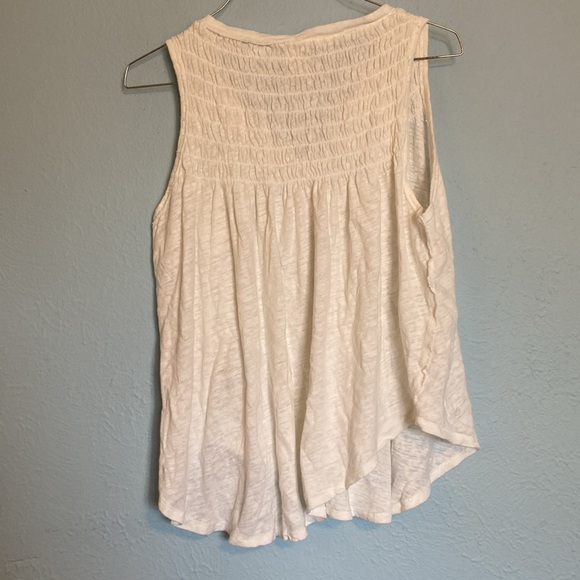 Free People We the Free Womens Size XS White Linen Smocked Tank Top Curved Hem - Picture 7 of 9